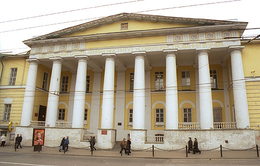 ���� 2002�.