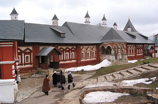 2004.