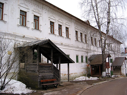  2004.