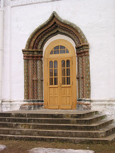  2004.