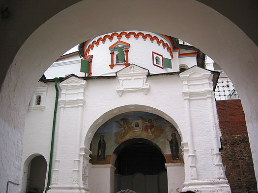  2004.