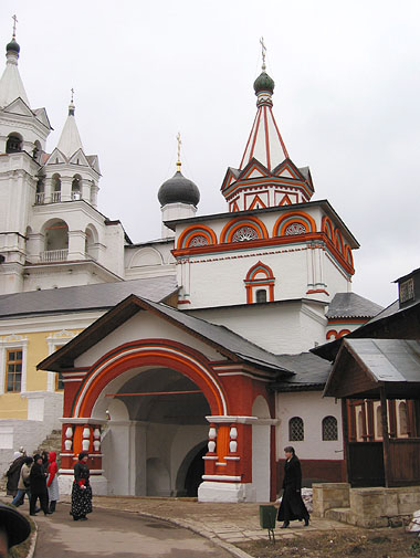  2004.