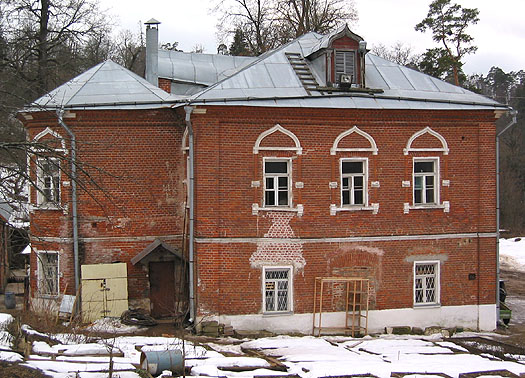  2004.