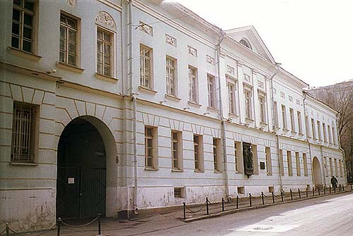  2001.