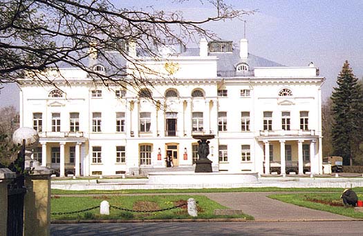  1996.