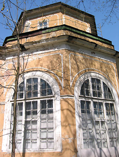  2003.