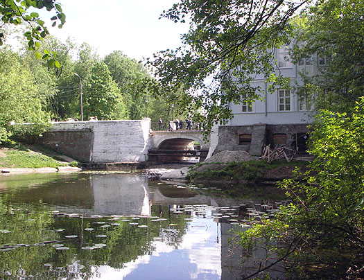  2006.