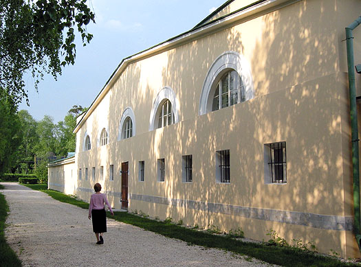  2005.