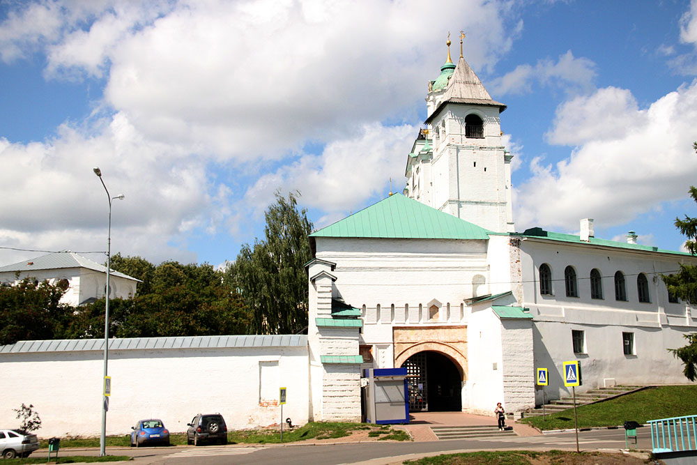 Спасо Преображенский монастырь Ярославль зимой